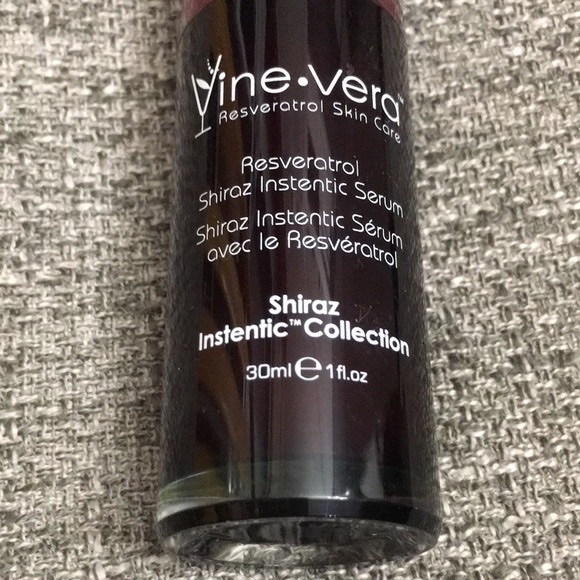 Vine Vera Shiraz Intensic Serum - Picture 3 of 3